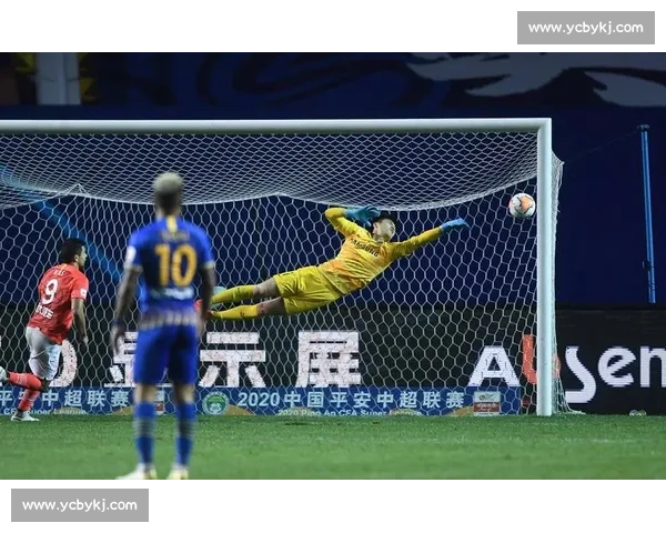 恒大坐镇主场迎战苏宁强强对话焦点之战引爆中超夜万众瞩目巅峰较量 恒大坐镇主场迎战苏宁强强对话焦点之战引爆中超夜万众瞩目巅峰较量